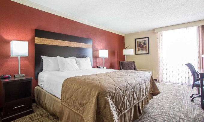 Fort Mill Hotel | Clarion Hotel Fort Mill Near Amusement Park