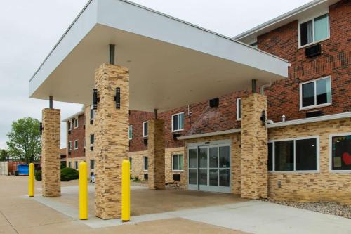 Bettendorf Hotel | Clarion Pointe Bettendorf - Quad Cities