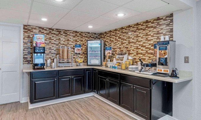 Jasper Hotel | Clarion Pointe