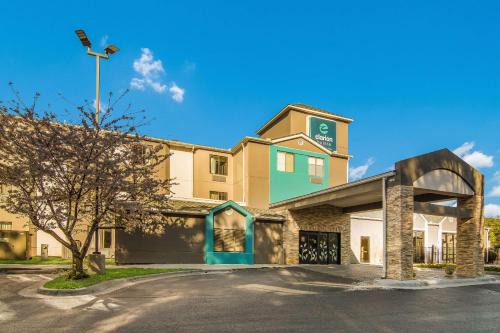 Wake Forest Hotel | Clarion Pointe Wake Forest - Raleigh North