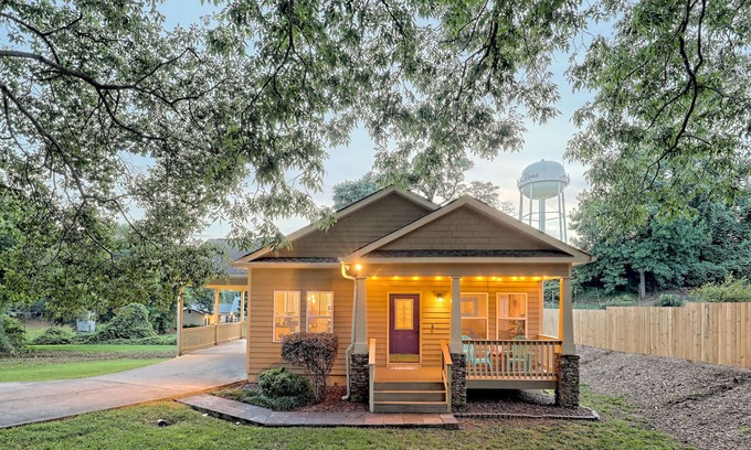 Clarkesville House | Clarkesville Hideaway- in-town yet private