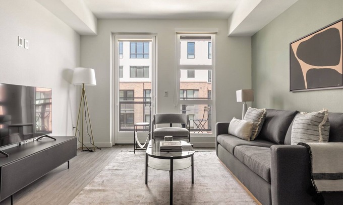 Emeryville Apartment | Classic Emeryville 1BR w/Pool, Gym & W/D, walk to Safeway, by Blueground