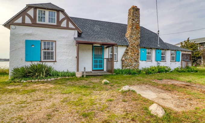 East Chop House | Classic Oak Bluffs Beach House | Excellent Harbor Views | Near Shops & Dining