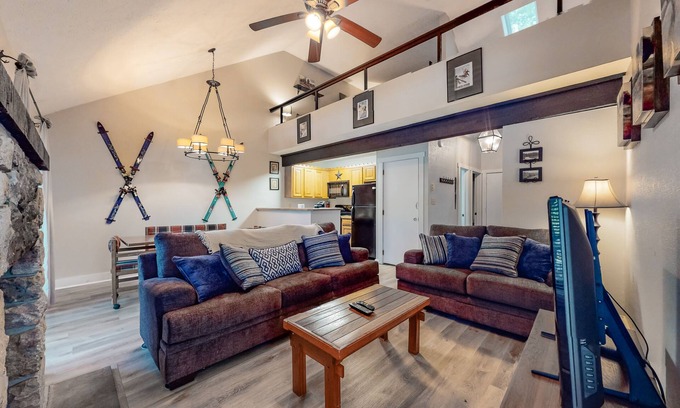 White Haven House | Classic ski-in/out townhouse & loft with deck, gas grill, and private W/D