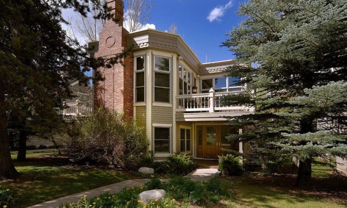 West End House | Classic West End Home