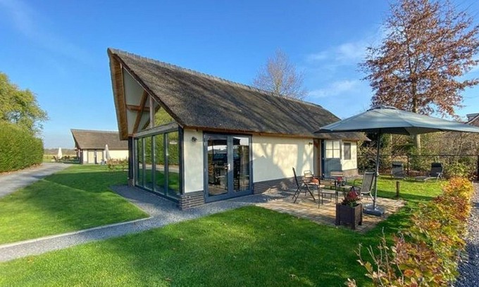 Alphen House | Classy Holiday Home in Alphen with Garden