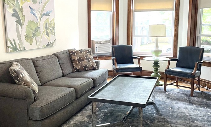 Forest Park Apartment | Clean and Comfy Updated Apt in Convenient Location