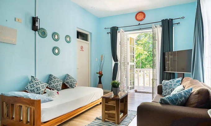 Tower Isle Apartment | clean, comfy & quiet with views