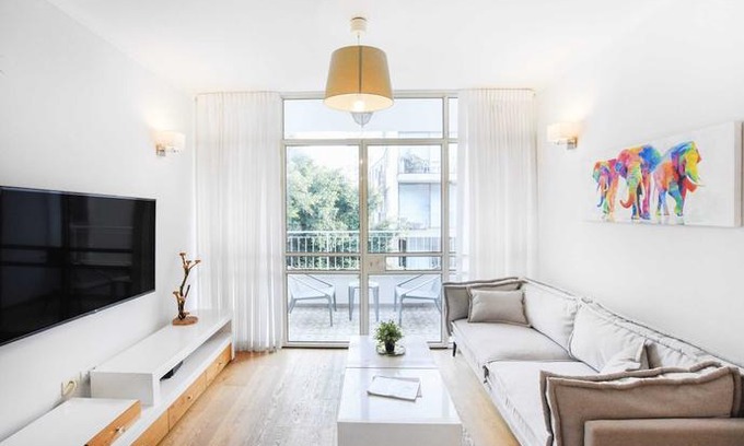 Tel Aviv Apartment | Clear 3BR near Bograshov by HolyGuest