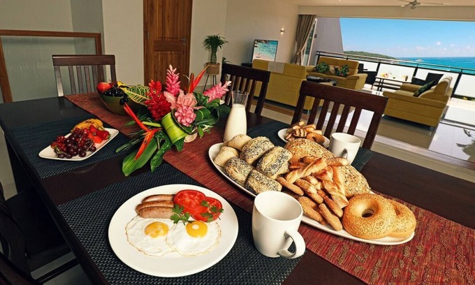 Mont Fleuri House | CliffHanger Villas: Spacious 8-Bed Villa & 2 Pools