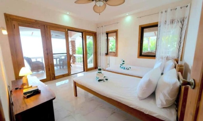 Lazi House | Cliffvue Homestead — West House