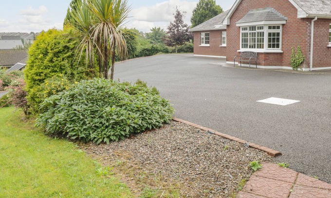 Collooney House | CLODAGH'S COTTAGE, family friendly in Collooney, County Sligo