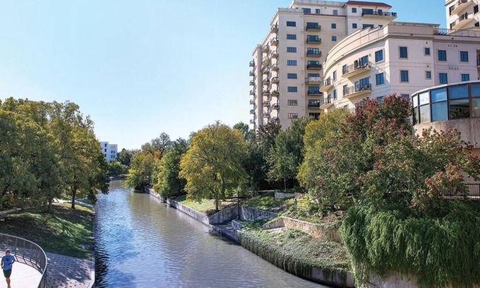 Downtown San Antonio Resort | Close to Alamo, Riverwalk, Shopping, Night Life- Wyndham La Cascada 2 BR Deluxe