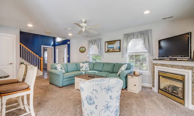 Keys Of Marsh Harbor House | Close to Beach, Shopping & Jungle Jim! Community Pool & Tennis! 2 Primary Suites!