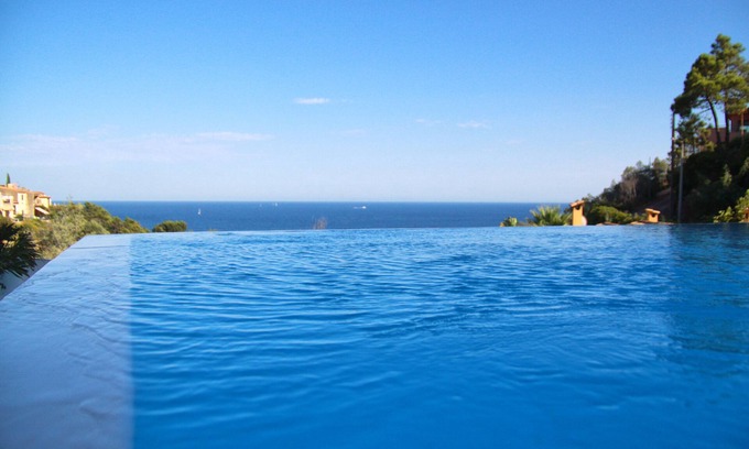 Espero-Pax Villa | Close to Cannes, quiet, swimming pool with water horizon, unrestricted view of the sea