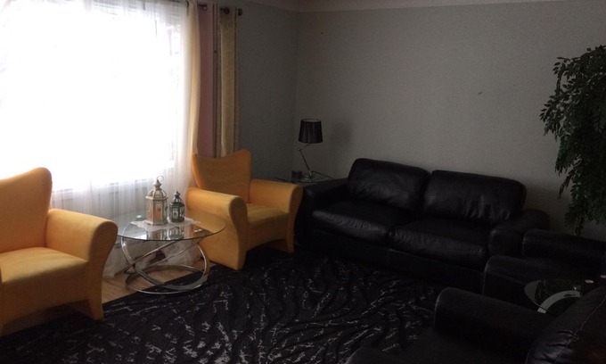 Vanier North Apartment | CLOSE TO DOWNTOWN, NEWLY RENOVATED ,COMFY UNIT, BRIGHT, SMART HOME...