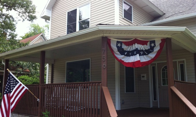 South Haven House | Close To Downtown, Short Drive To Beach