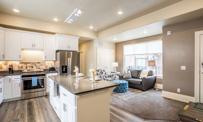 Timp Apartment | Close to Everything in Downtown Provo