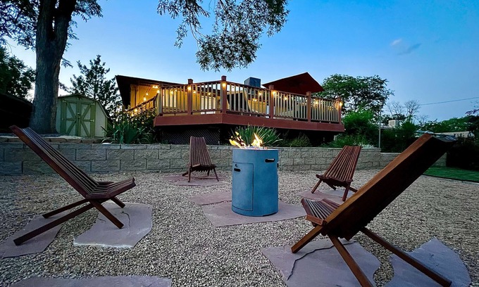 Lamar Heights Area House | Close to Everything! w/Sauna, Fireplace, & Large Backyard