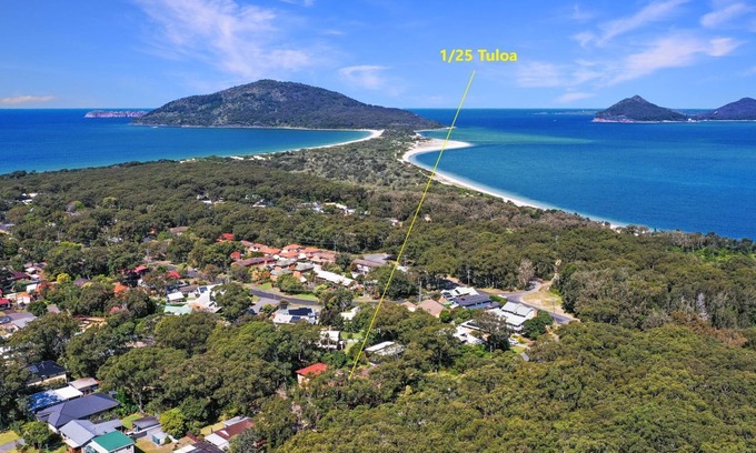 Hawks Nest House | Close to Jimmys Beach