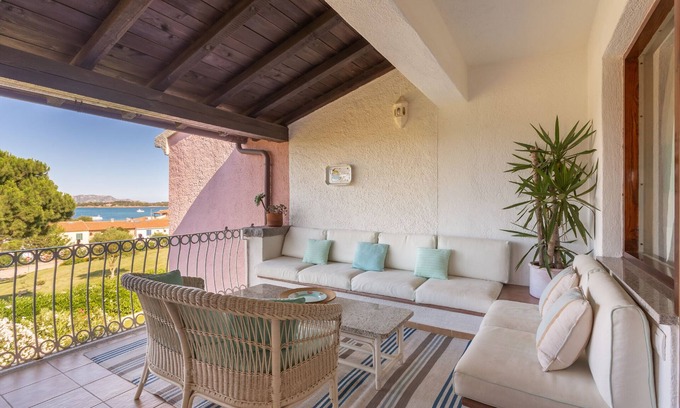 Porto San Paolo Apartment | Close to the beach, 7 people appartement Tavolara's Island Bay view WiFi, AC.