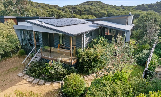 Venus Bay House | Closest house to beach in Venus Bay. Pet friendly. Free Wifi.