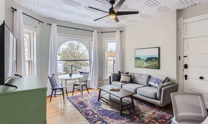 City Park Apartment | Cloud by Modern Midstay/1 Block to City Park #C9