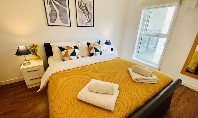 Woking Apartment | Cloud9 Apartment at The Nankeville