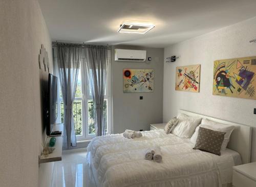 Split Apartment | Cloud9