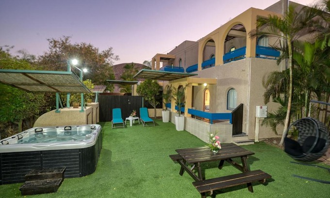 Eilat Apartment | Club In Eilat Resort - Executive Deluxe Villa With Jacuzzi, Terrace & Parking