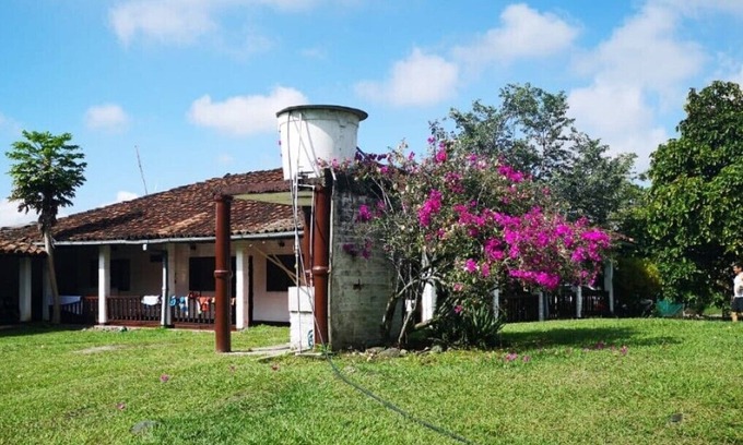 Ginebra Other | HABITACION CON CAMA MATRIMONIAL - Ginebra glamping a 10 minutos de ginebra.