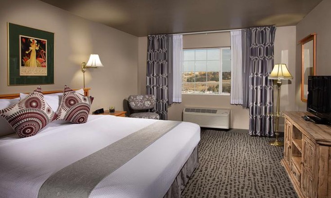 Pullman Hotel | Coast Hilltop Inn
