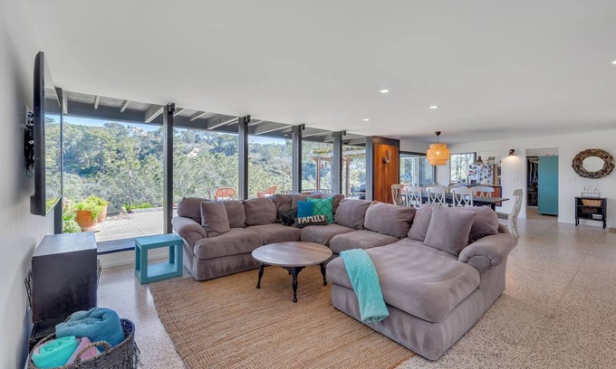 Del Mar Heights House | Coastal Canyon 5BR Retreat w Spa