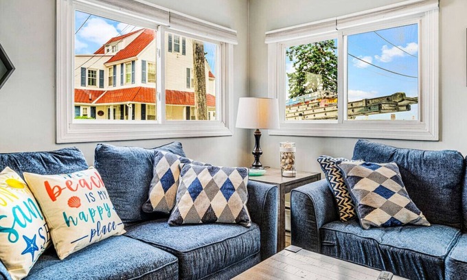 Ocean Park Apartment | Coastal Charm Beachside Retreat