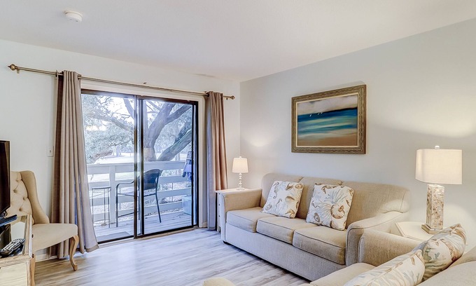 Folly Field Condo | Coastal Condo with Pool, Hot Tub, Tennis, Fast WiFi, AC, & W/D - Near the Beach