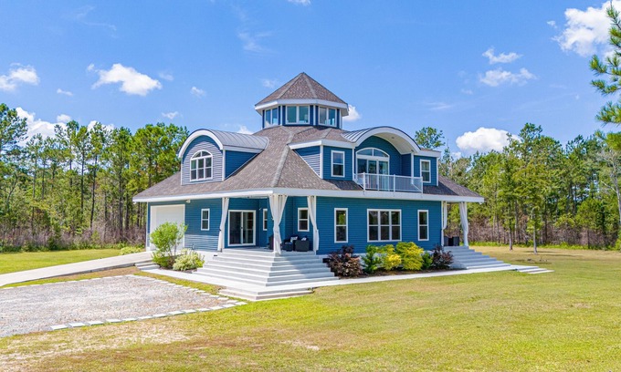 Conway House | Coastal Country Getaway!