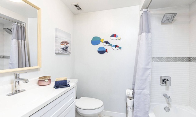 Naples Park House | Coastal Getaway – 5 Mins to Vanderbilt Beach