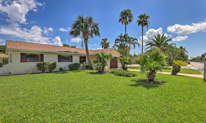 South Sea Village House | Coastal Home with Lanai, Less Than 1 Mi to Melbourne Beach!