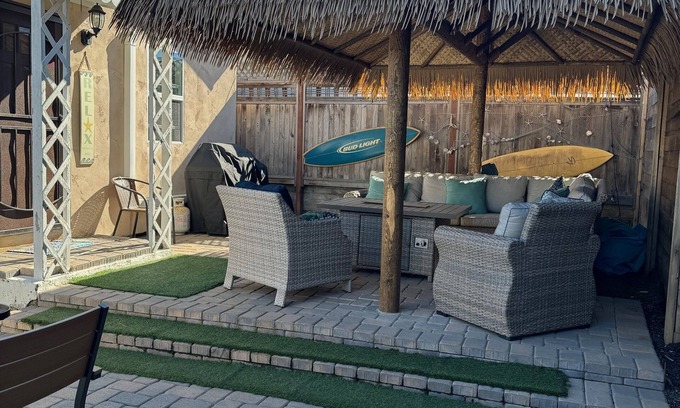 Carlsbad House | Coastal Retreat: Carlsbad Beach & Village only 2 blocks walk