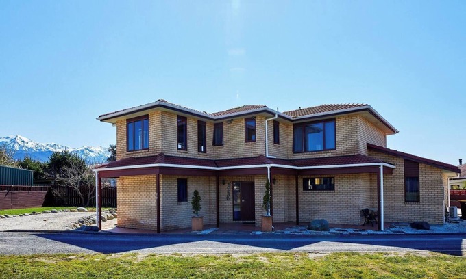 Kaikoura House | Coastal | Spacious | Mountain Views - KK21238