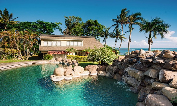 Cuvu Villa | Coastal Villa with Stunning Sunsets, Perfect for Families