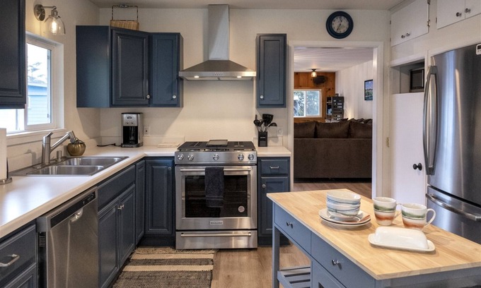 Fort Bragg House | Coastwood is a great coastal 4 bedroom house just minutes from the beach!