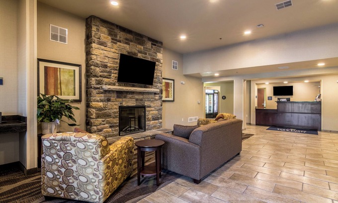 Barron Hotel | Cobblestone Inn & Suites - Barron