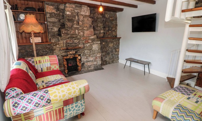 Newton Cottage | COBWEBS CORNER, pet friendly, character holiday cottage in Porthcawl