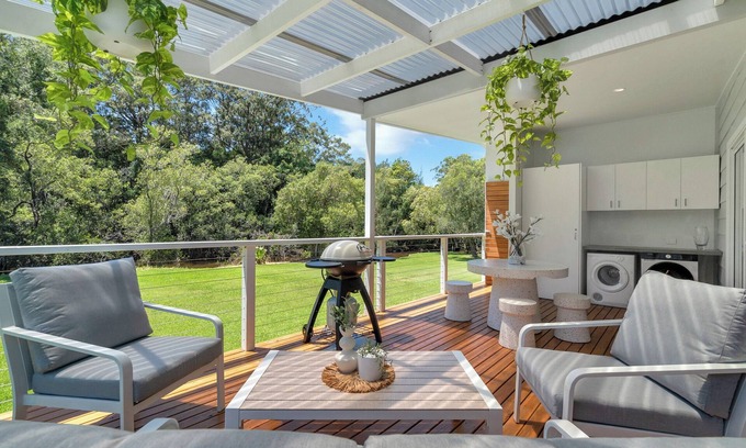 Repton Apartment | Cockatoo - Sleeps 5, Pet Friendly, Luxe Riverside Retreat