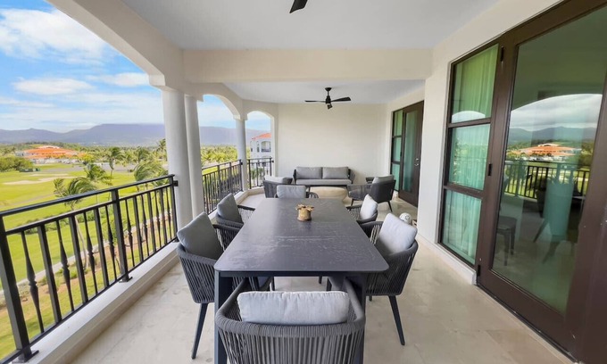 Zarzal Villa | Coco Beach PH | Ocean, Golf & El Yunque Views