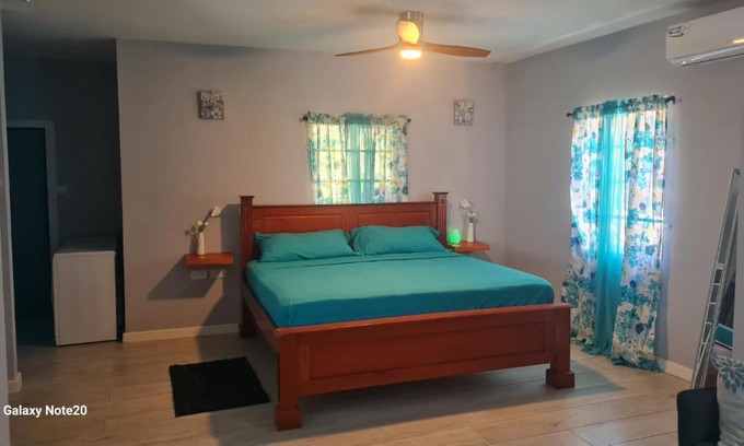 St. George's Apartment | Coconut Creek Deluxe Suite