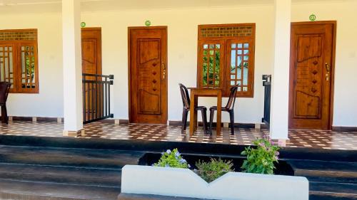 Nilaveli House | Coconut Leaf Shadow Guest