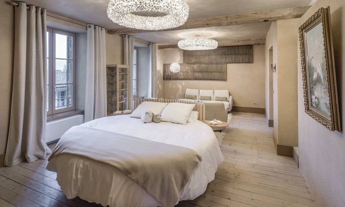 Chatte House | Cocoon suite in a former silk factory A la Galicière