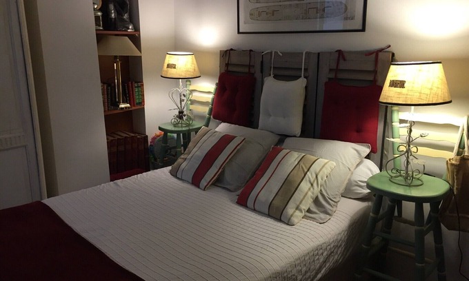 Nice City Centre Bed & Breakfast | Cocooning labeled 3 Flowers https:/lacocooning.fr